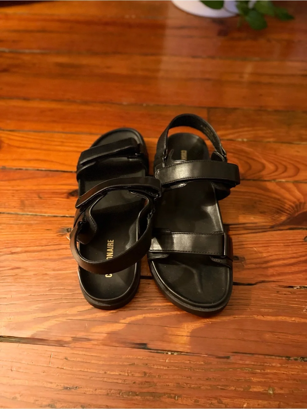 Cushionaire Eden Sandals Velcro Straps Size 10 NWT
